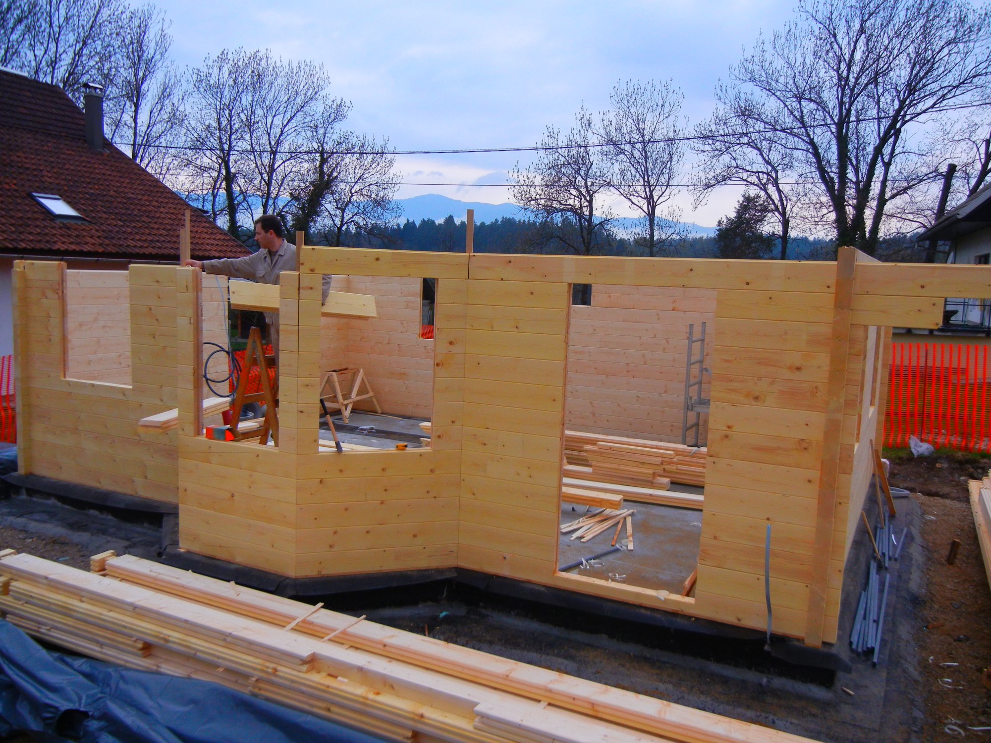 Production of loghouses Production of loghouses