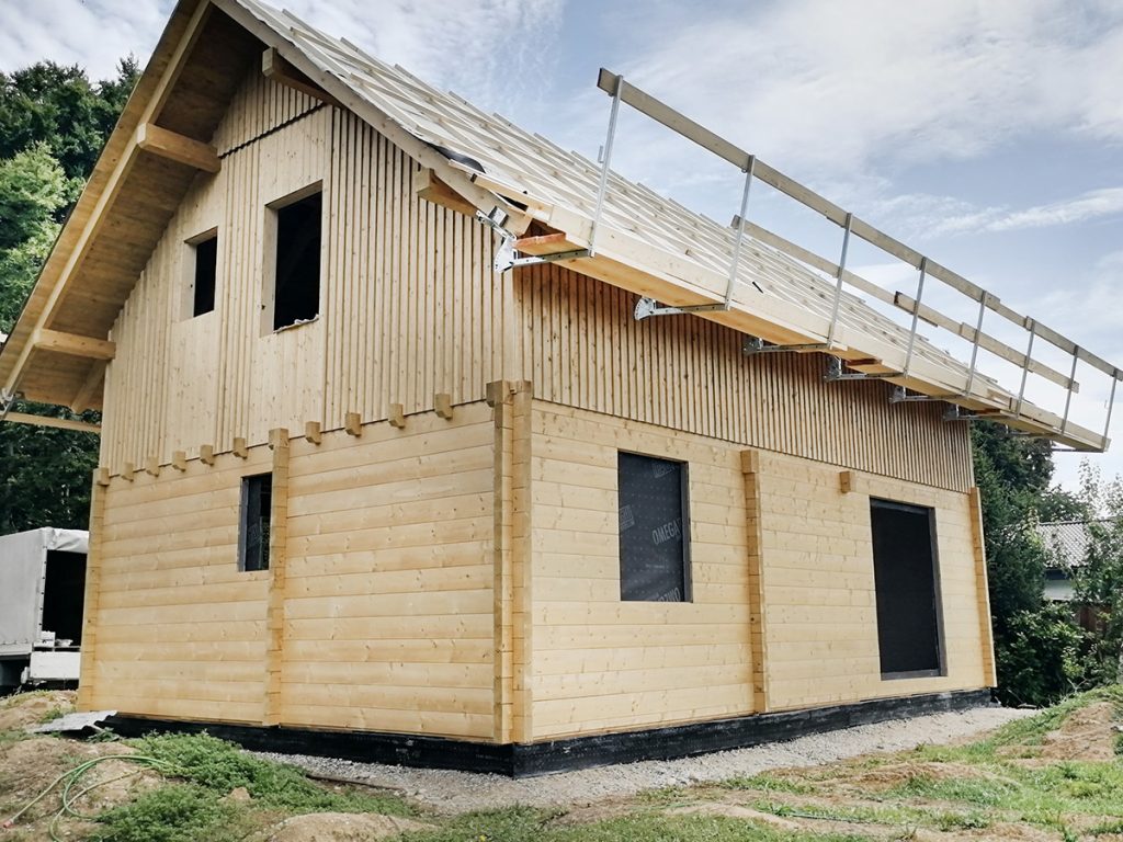 masivna lesena hisa v gorisnici4