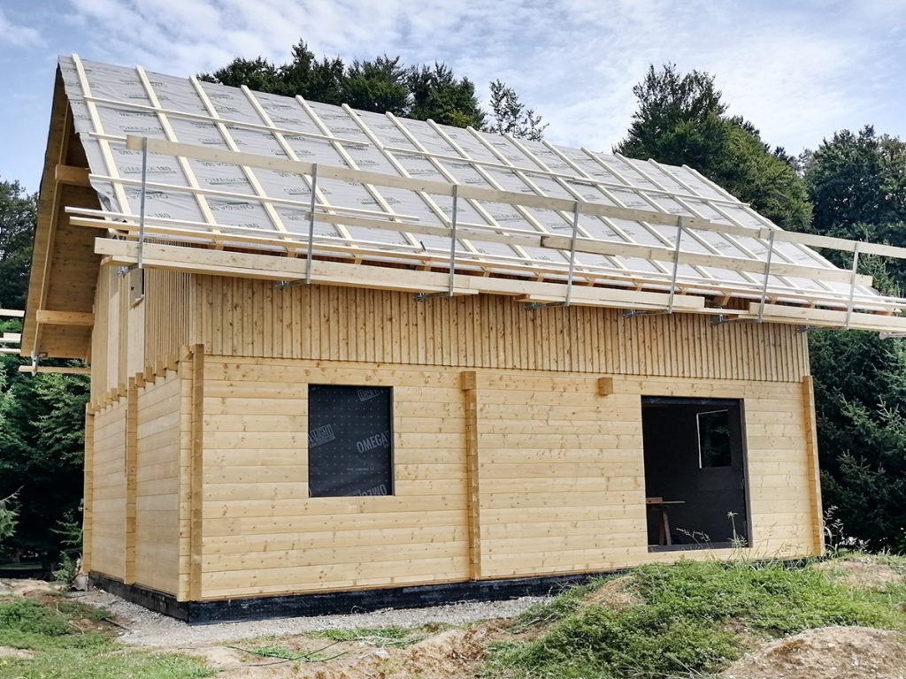 masivna lesena hisa v gorisnici5